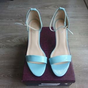 Open Toe Buckeled Ankle Strap Mid Heel Sandal NEW